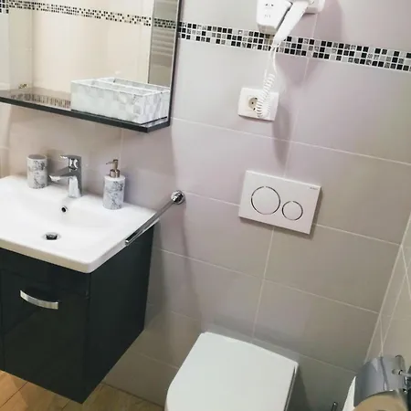 House Klaudio * רוביני